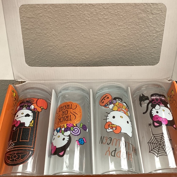 Hello Kitty Sanrio Halloween Glass Set - Picture 2 of 9